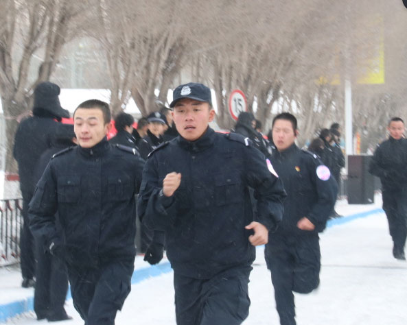 新疆大學(xué)生公益跑活動走進新疆司法警官學(xué)校